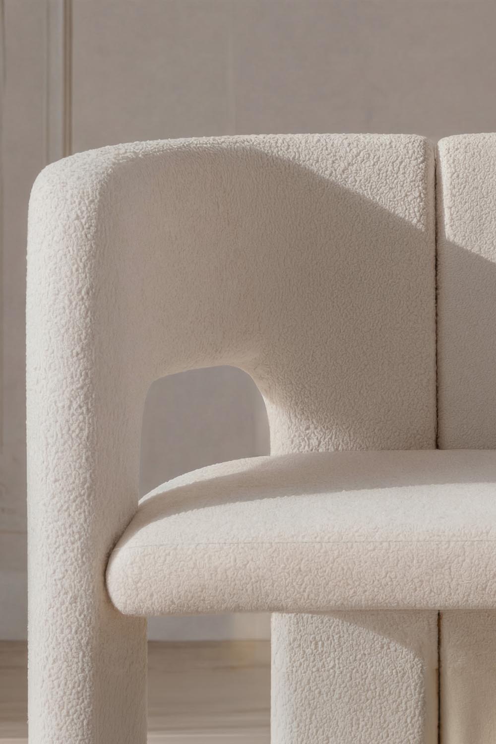 Stuhl Kristin in Weiss präsentiert im Onlineshop von KAQTU Design AG. Gartenstuhl mit Armlehnen ist von Venture Home