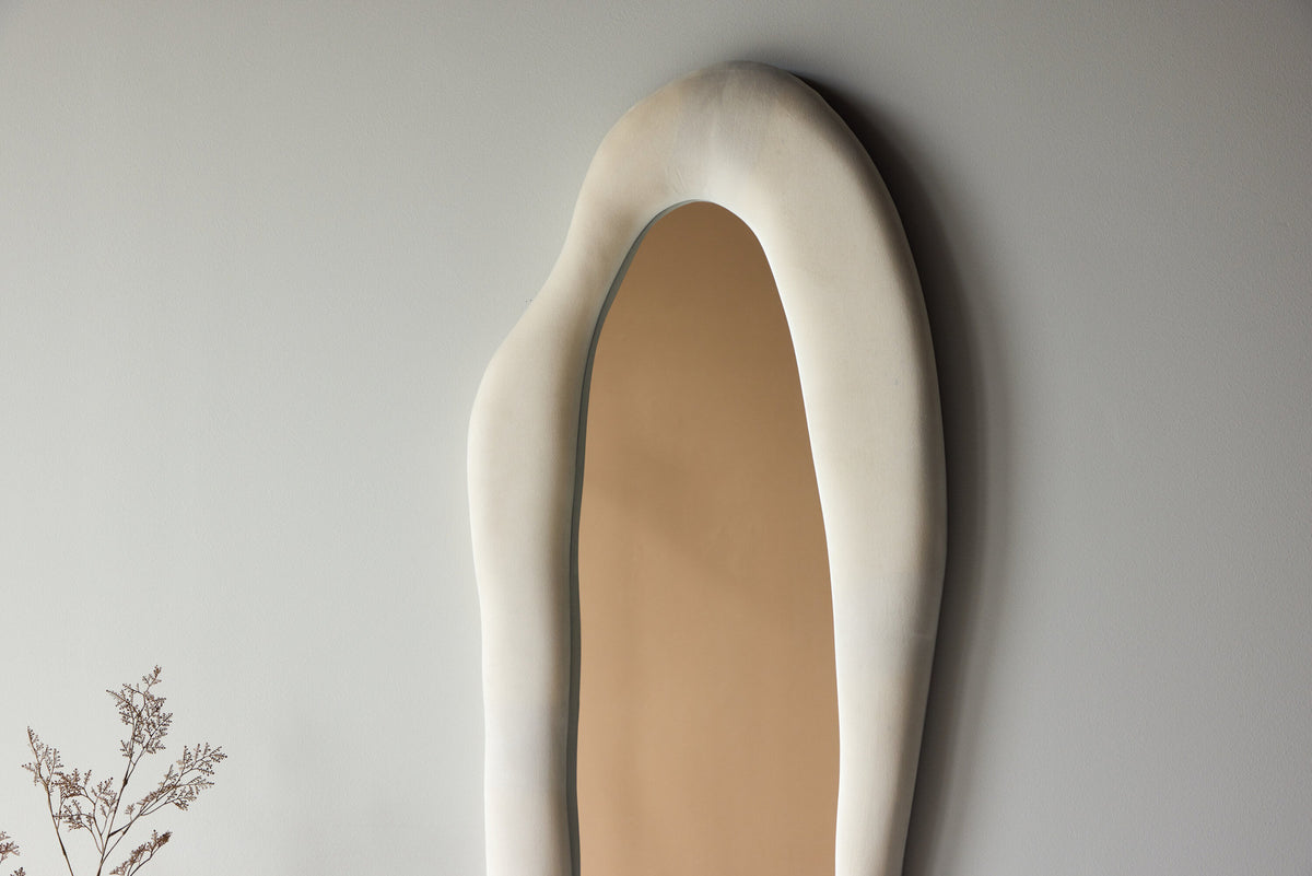 Louiseville Spiegel in Beige präsentiert im Onlineshop von KAQTU Design AG. Standspiegel ist von Venture Home