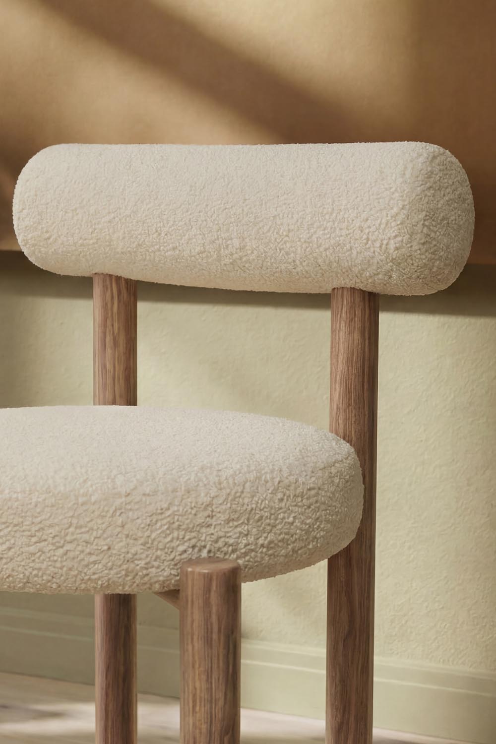 TIllo Barhocker in Weiss präsentiert im Onlineshop von KAQTU Design AG. Barstuhl ist von Venture Home