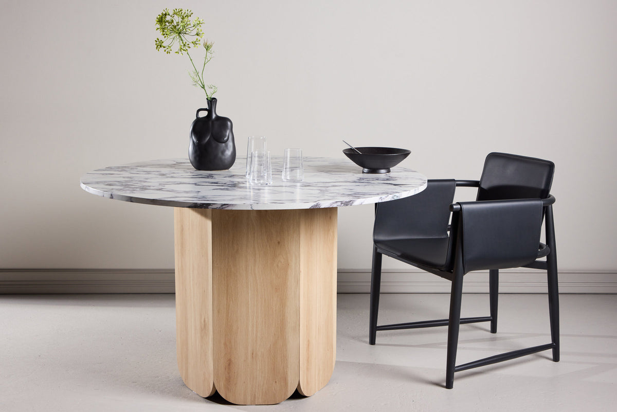 Tekla Esstisch rund in Hellgrau präsentiert im Onlineshop von KAQTU Design AG. Esstisch ist von Venture Home