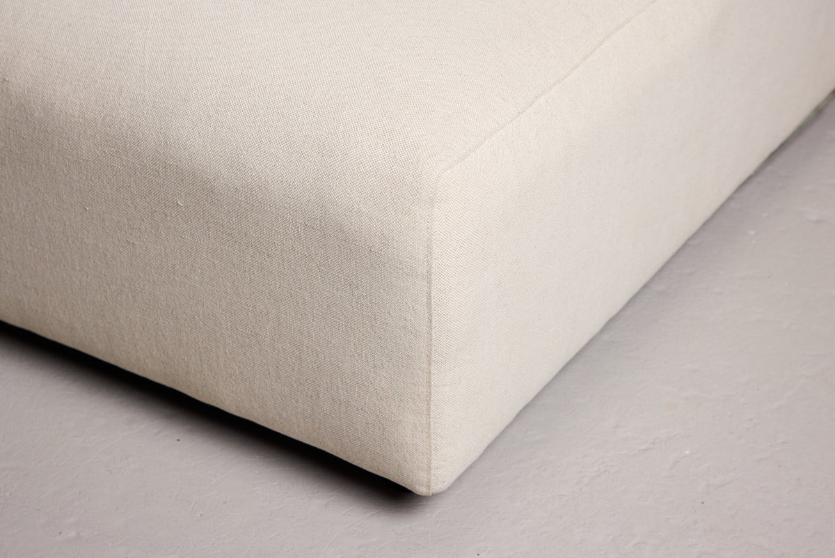 Mavi Sofamodule in Beige präsentiert im Onlineshop von KAQTU Design AG. Modulares Sofa ist von Vind