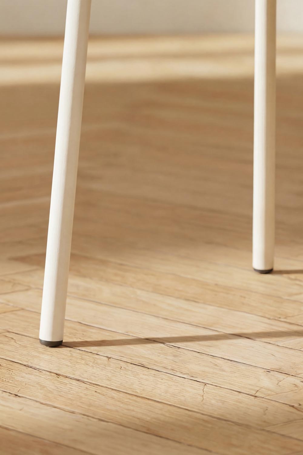 Lillholmen Esszimmerstuhl in Beige präsentiert im Onlineshop von KAQTU Design AG. Gartenstuhl mit Armlehnen ist von Vind