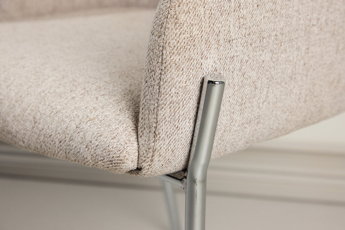 Vätö Esszimmerstuhl in Beige präsentiert im Onlineshop von KAQTU Design AG. Stuhl ist von Vind