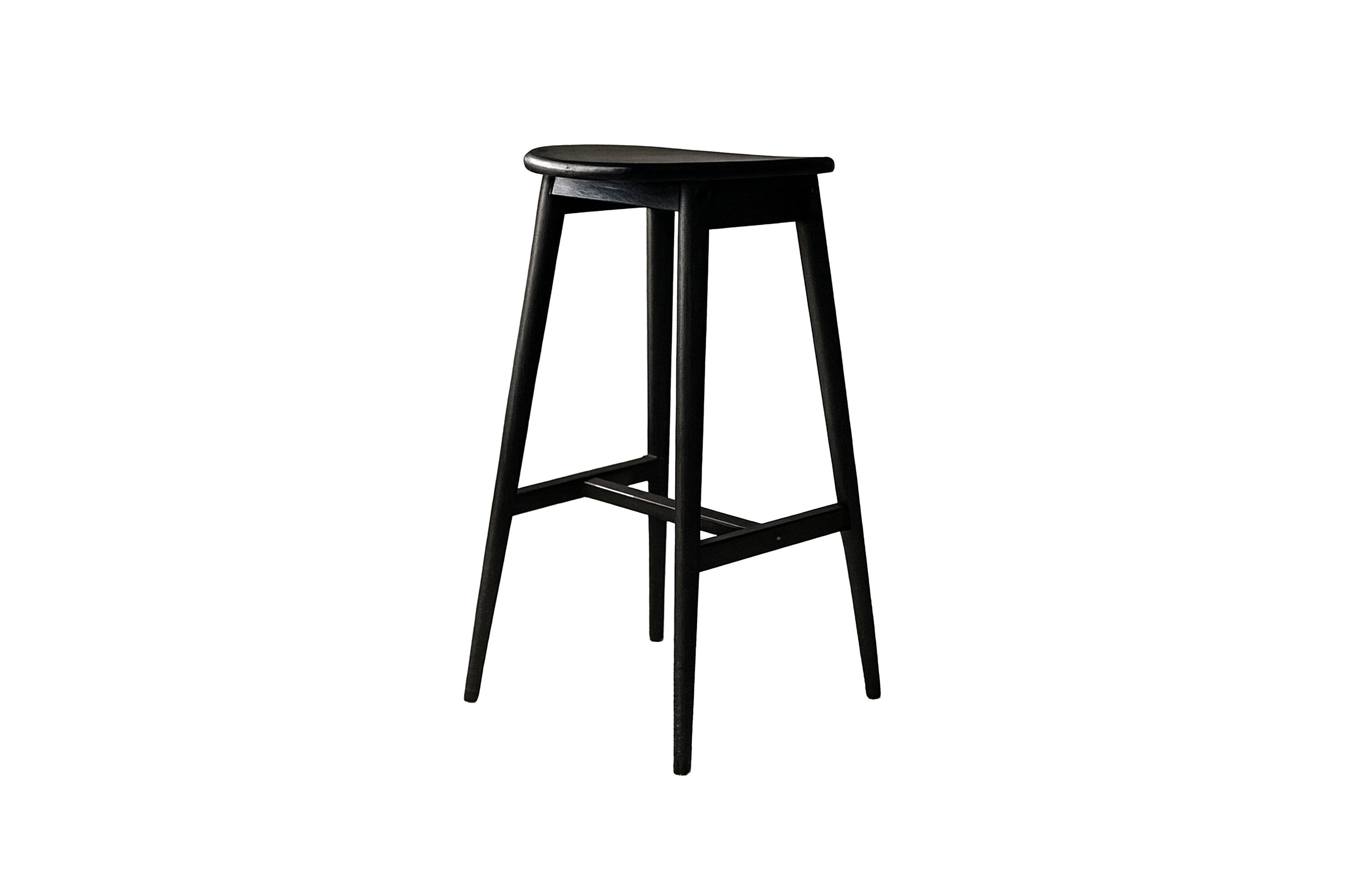 Orust Barstuhl in Schwarz präsentiert im Onlineshop von KAQTU Design AG. Barstuhl ist von Vind