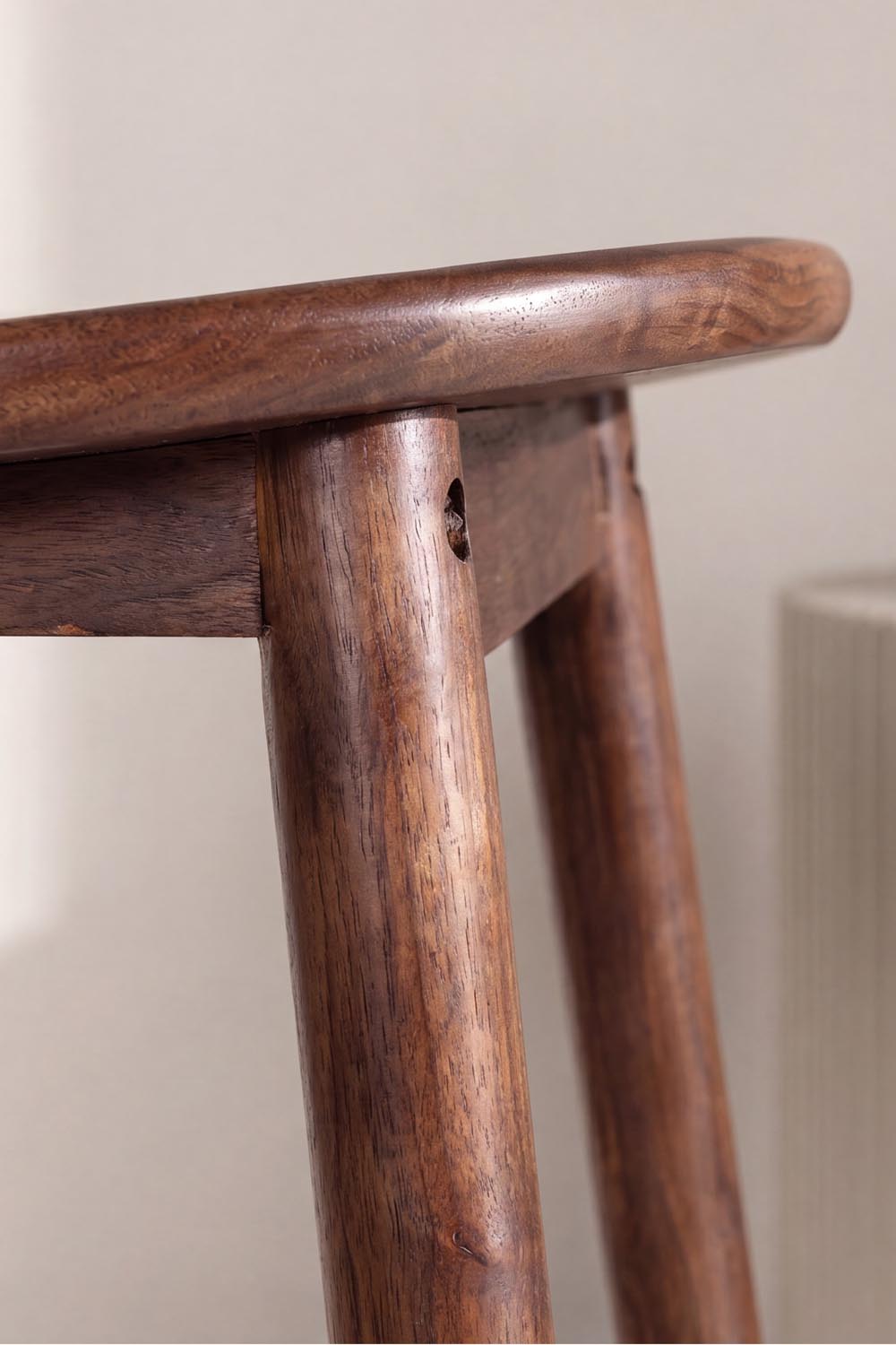 Orust Barhocker in Mokka präsentiert im Onlineshop von KAQTU Design AG. Barstuhl ist von Vind