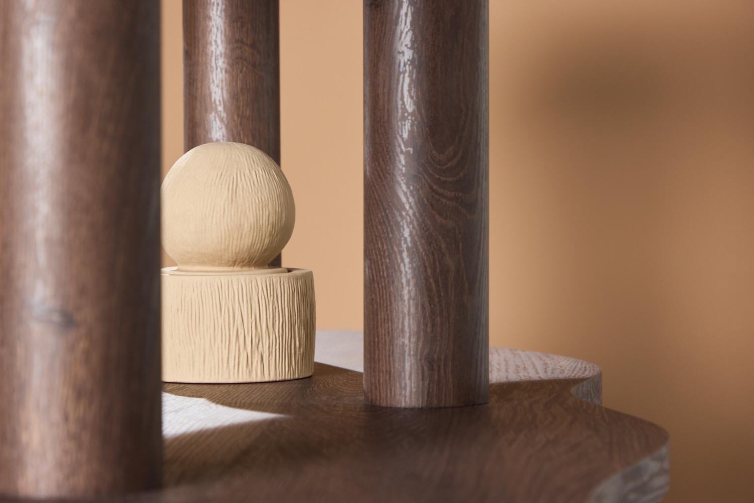 Moln Regal in Mokka präsentiert im Onlineshop von KAQTU Design AG. Regal ist von Vind