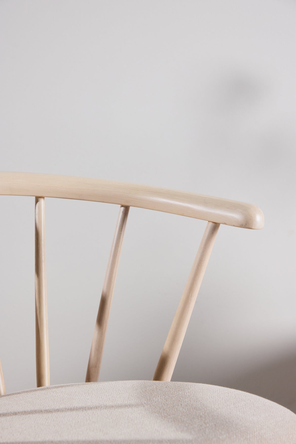 Bobby Esszimmerstuhl in Tünche präsentiert im Onlineshop von KAQTU Design AG. Gartenstuhl mit Armlehnen ist von Venture Home