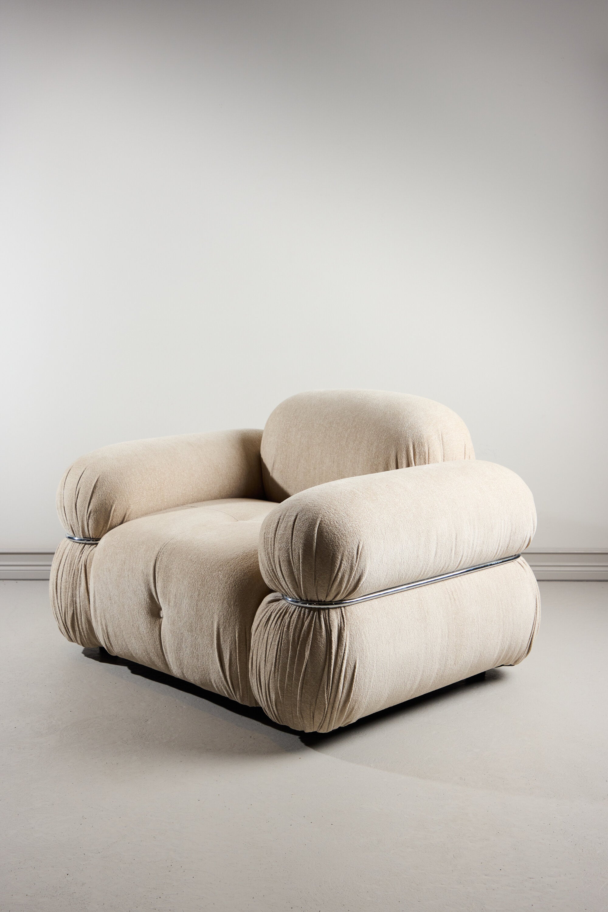 Mika Loungestuhl in Beige präsentiert im Onlineshop von KAQTU Design AG. Outdoor-Sessel ist von Venture Home