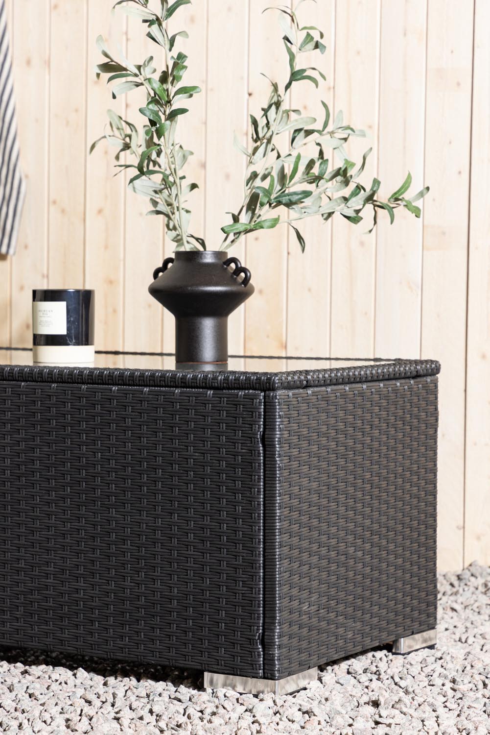 London Sofatisch in Schwarz präsentiert im Onlineshop von KAQTU Design AG. Beistelltisch Outdoor ist von Venture Home