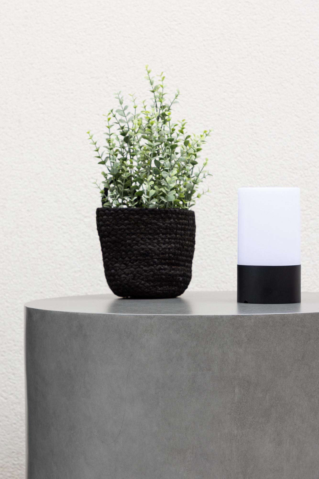 Eleganter Lissabon Beistelltisch: Perfekte Ergänzung für Ihr Wohnzimmer.