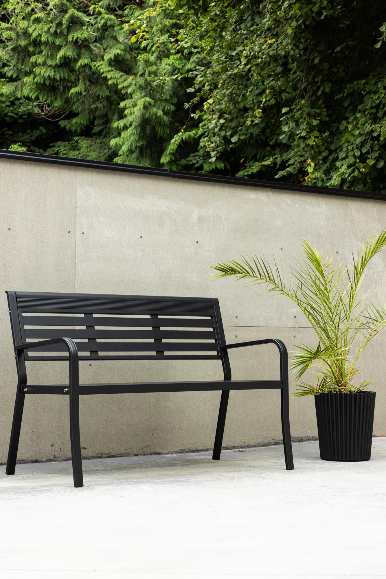 Elvas Bank in Schwarz präsentiert im Onlineshop von KAQTU Design AG. Sitzbank ist von Venture Home