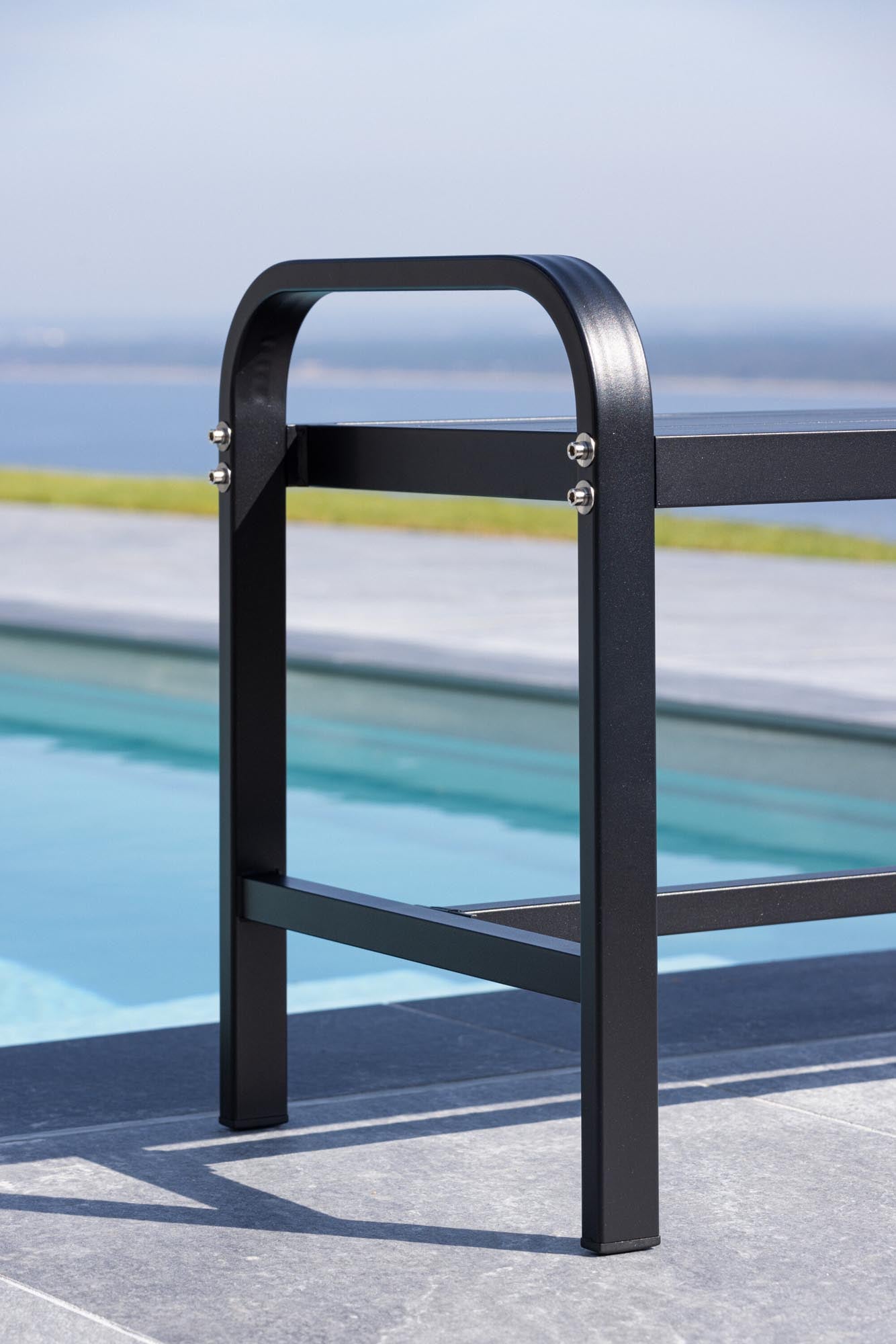 Cascais Bank in Schwarz präsentiert im Onlineshop von KAQTU Design AG. Sitzbank ist von Venture Home