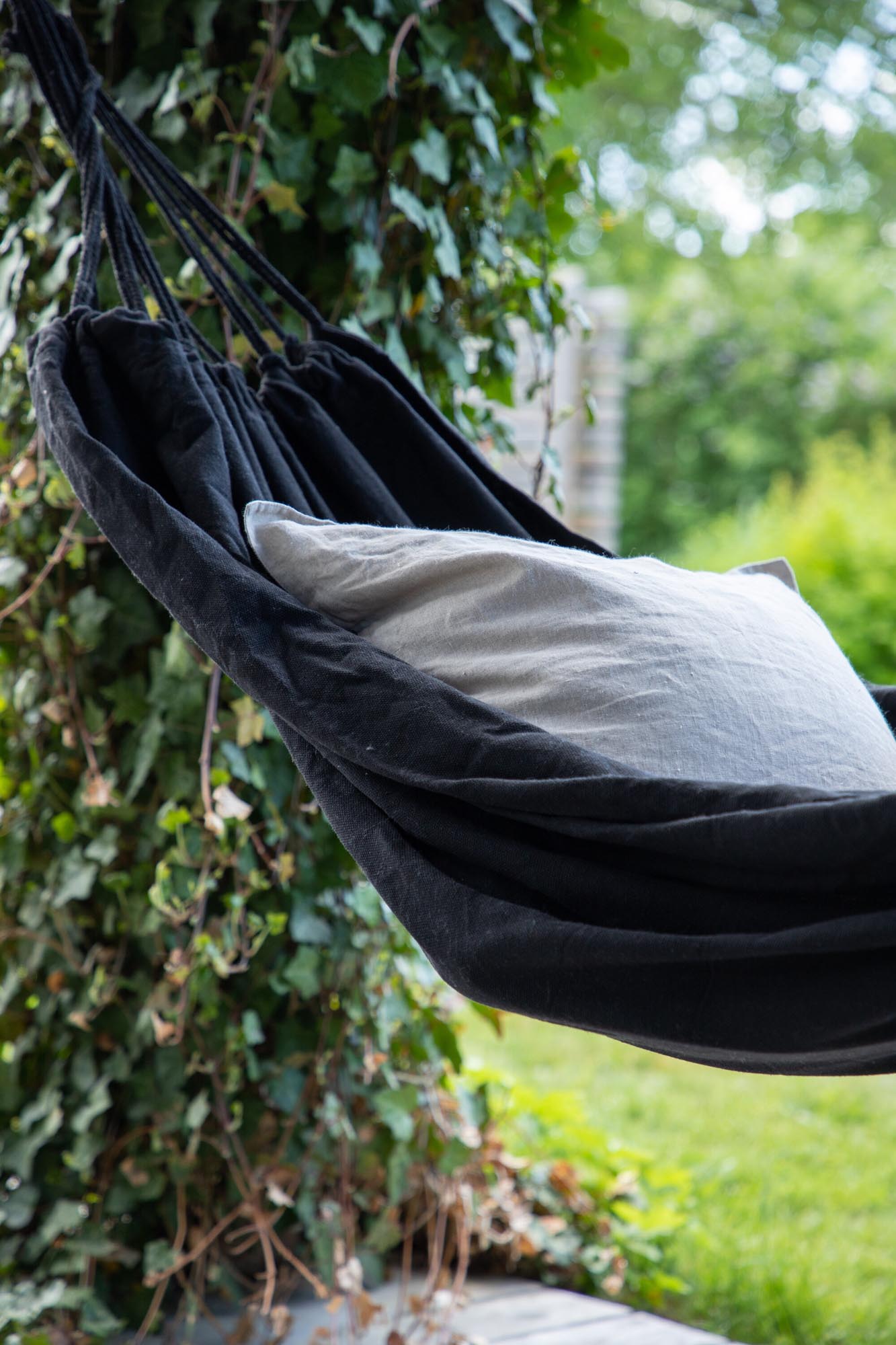Marbella Hängematte in Schwarz präsentiert im Onlineshop von KAQTU Design AG. Hängematte ist von Venture Home