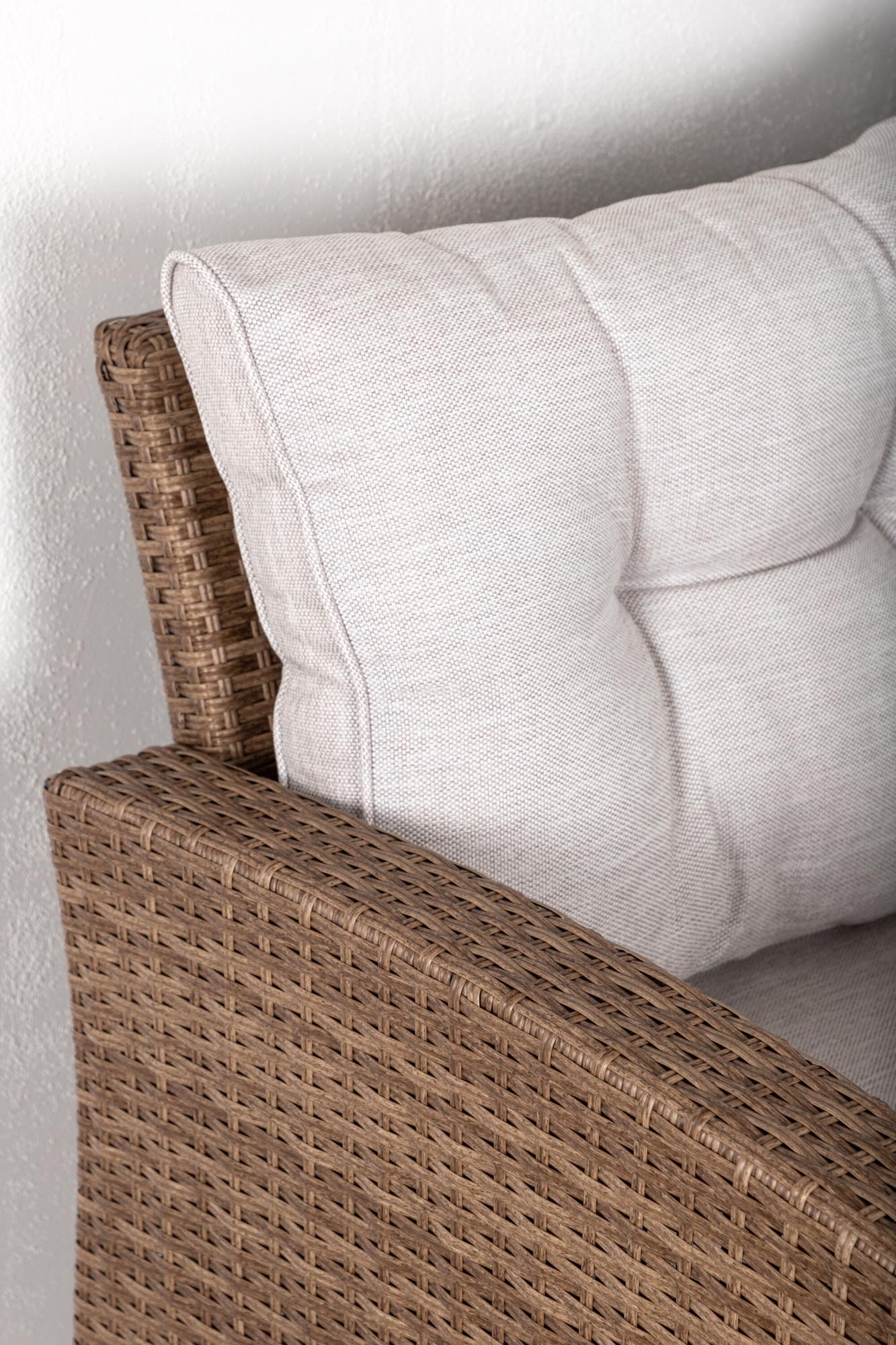 Verwandeln Sie Ihre Terrasse mit dem stilvollen Watford Ecksofa Outdoorset 80cm von Venture Home in eine gemütliche Lounge-Oase für unvergessliche Momente.