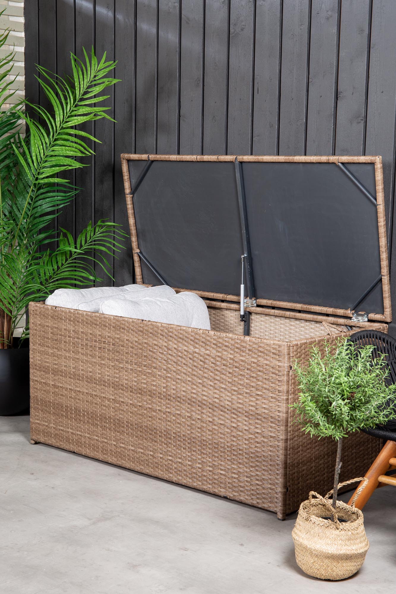 Londoner Kissenbox in Natur präsentiert im Onlineshop von KAQTU Design AG. Aufbewahrungsbox ist von Venture Home