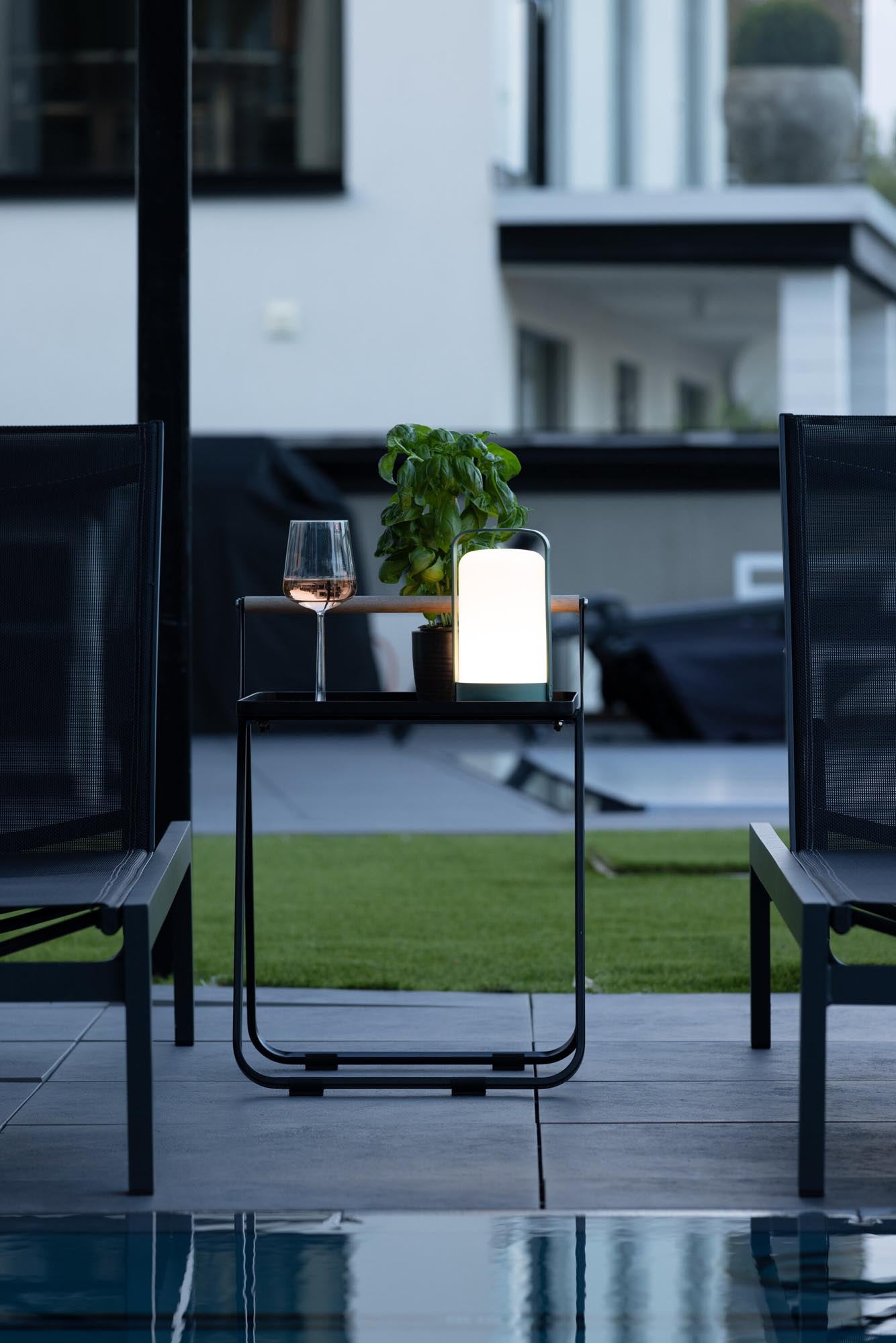 Fern Tischleuchte in Grün Weiss präsentiert im Onlineshop von KAQTU Design AG. Tischleuchte ist von Venture Home