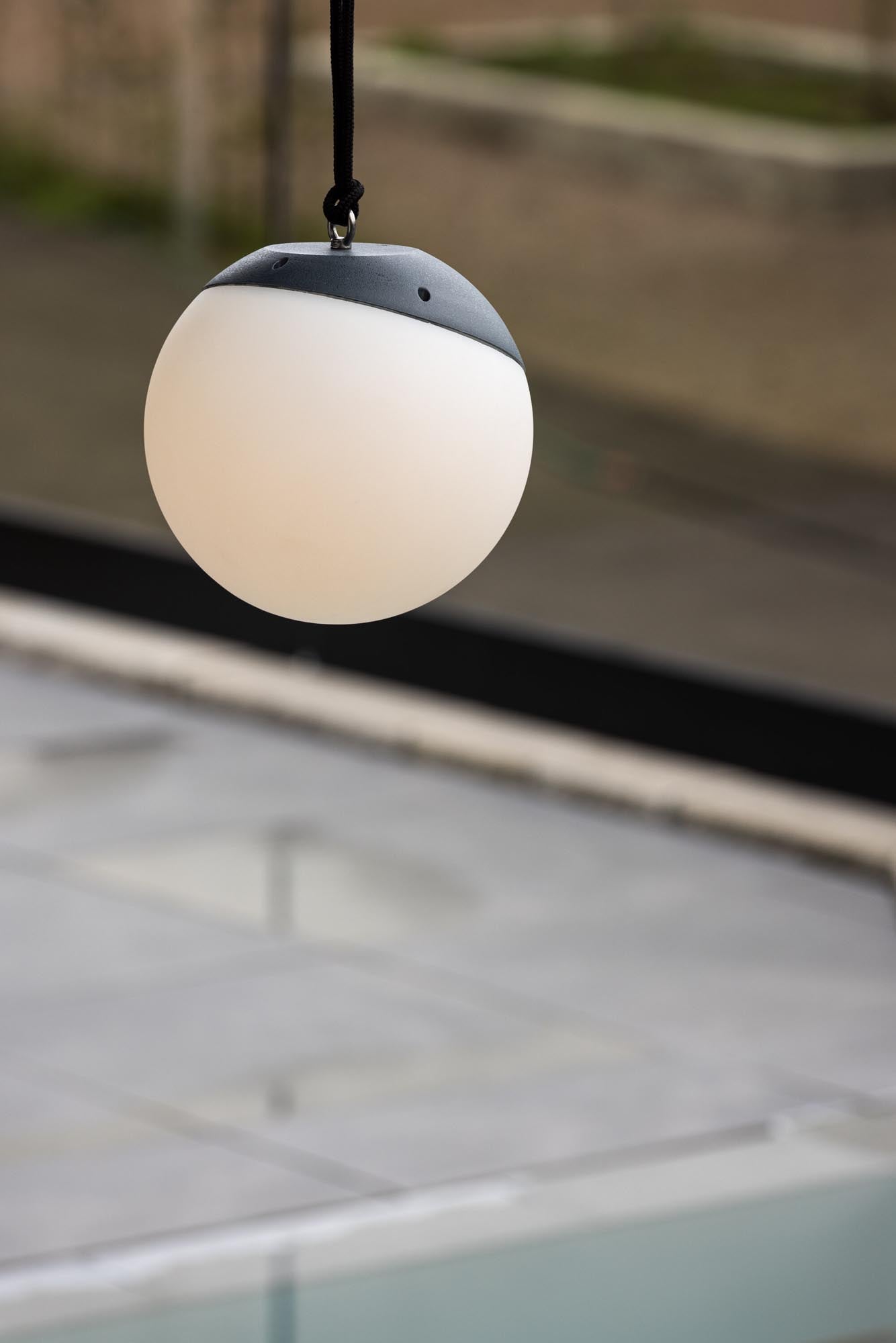 Doris Pendelleuchte: Moderne Eleganz für Ihren Aussenbereich.