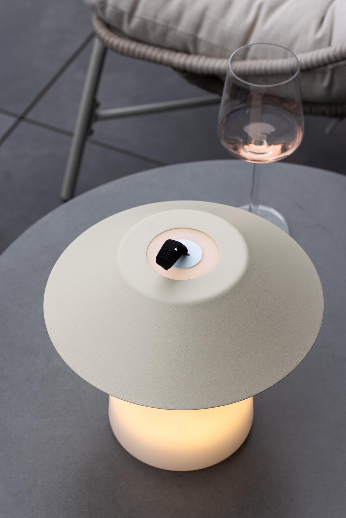 Rubu Tischleuchte: Modernes Design trifft auf vielseitige Funktionalität.