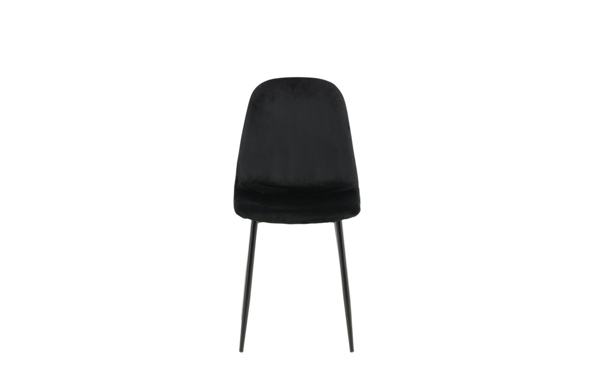 Polar Stuhl von Venture Home mit schwarzem Polyester-Samt-Bezug und schlanken schwarzen Stahlbeinen, runde Silhouette, freigestellt.