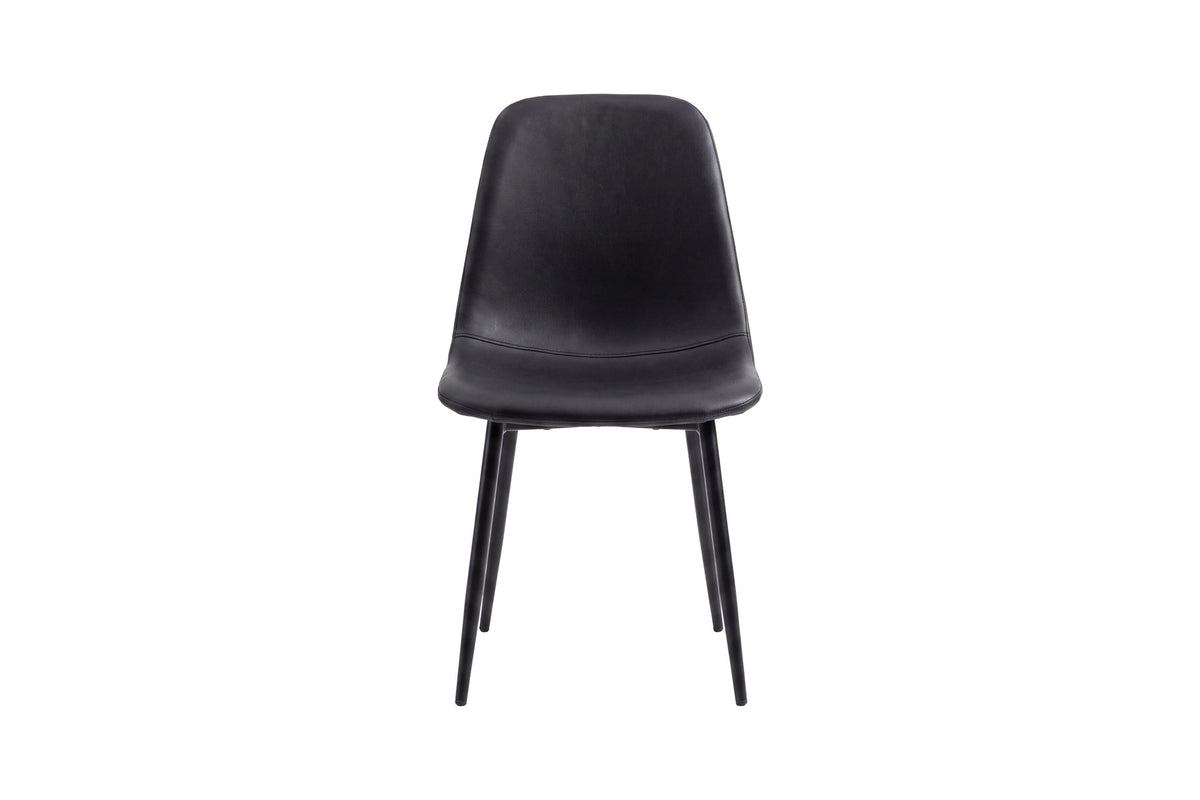 Polar Stuhl von Venture Home mit schwarzem Polyester-Samt-Bezug und schlanken schwarzen Stahlbeinen, runde Silhouette, freigestellt.