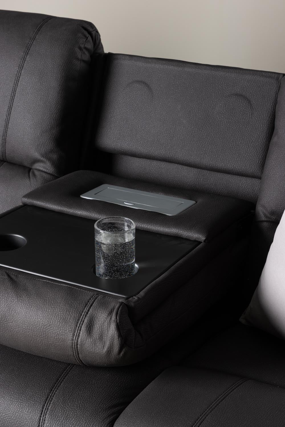 Singapore Relaxsessel Sofa in Schwarz präsentiert im Onlineshop von KAQTU Design AG. 3er Sofa ist von Venture Home