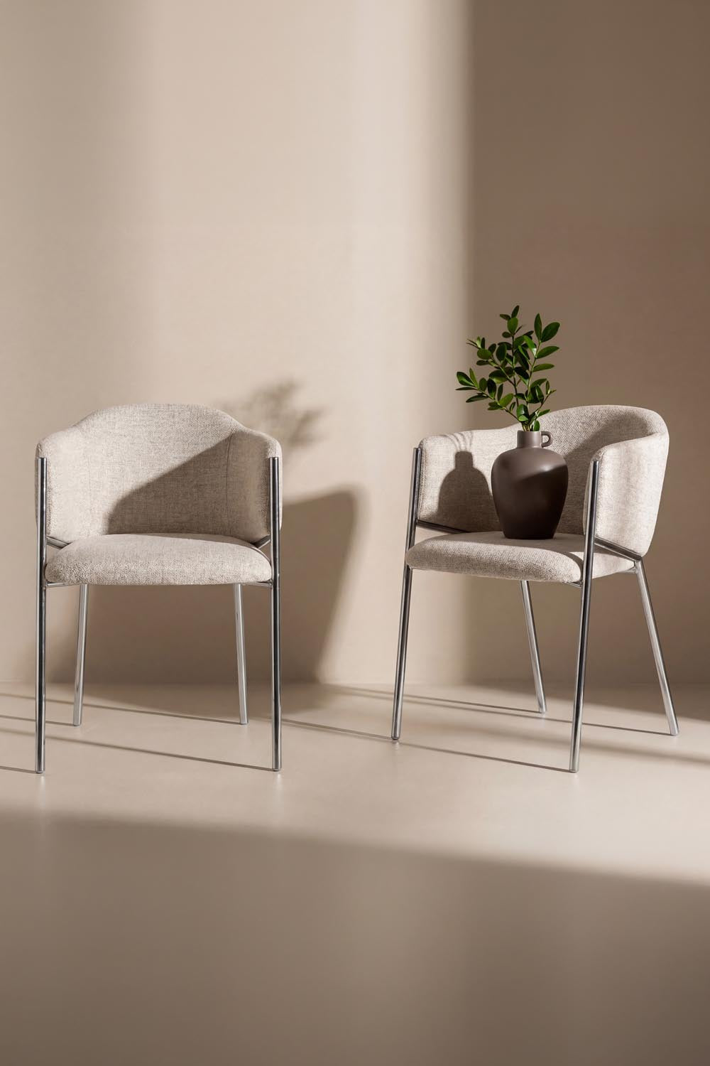 Evelina Esszimmerstuhl in Weiss präsentiert im Onlineshop von KAQTU Design AG. Stuhl ist von Venture Home