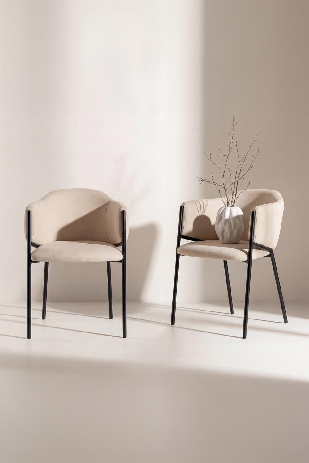 Evelina Esszimmerstuhl in Beige präsentiert im Onlineshop von KAQTU Design AG. Stuhl ist von Venture Home