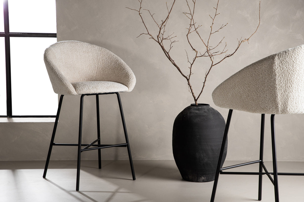 Velvet Barstuhl in Weiss präsentiert im Onlineshop von KAQTU Design AG. Barstuhl ist von Venture Home