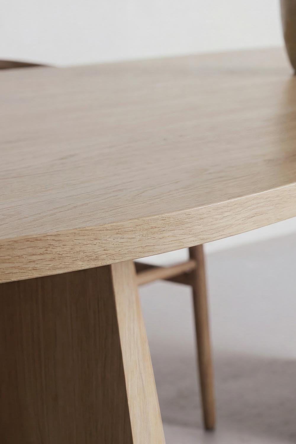 Bootcut Oval Esstisch in Natur präsentiert im Onlineshop von KAQTU Design AG. Esstisch ist von Venture Home