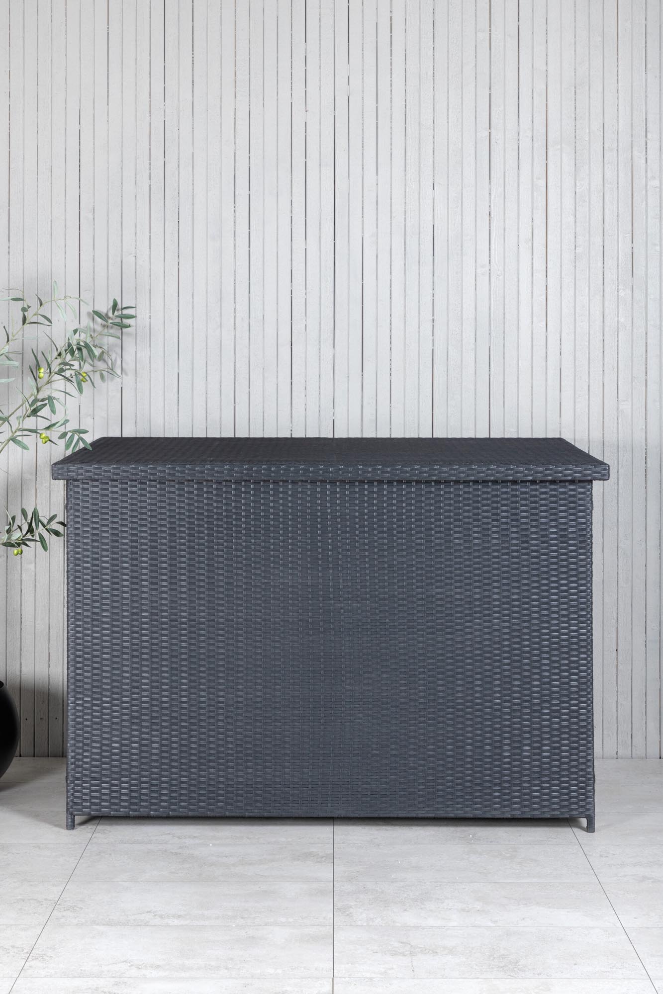 Wetterfeste Kissenbox von Venture Home, ideal für Garten oder Terrasse, mit grosszügigem Stauraum und stilvollem Design.