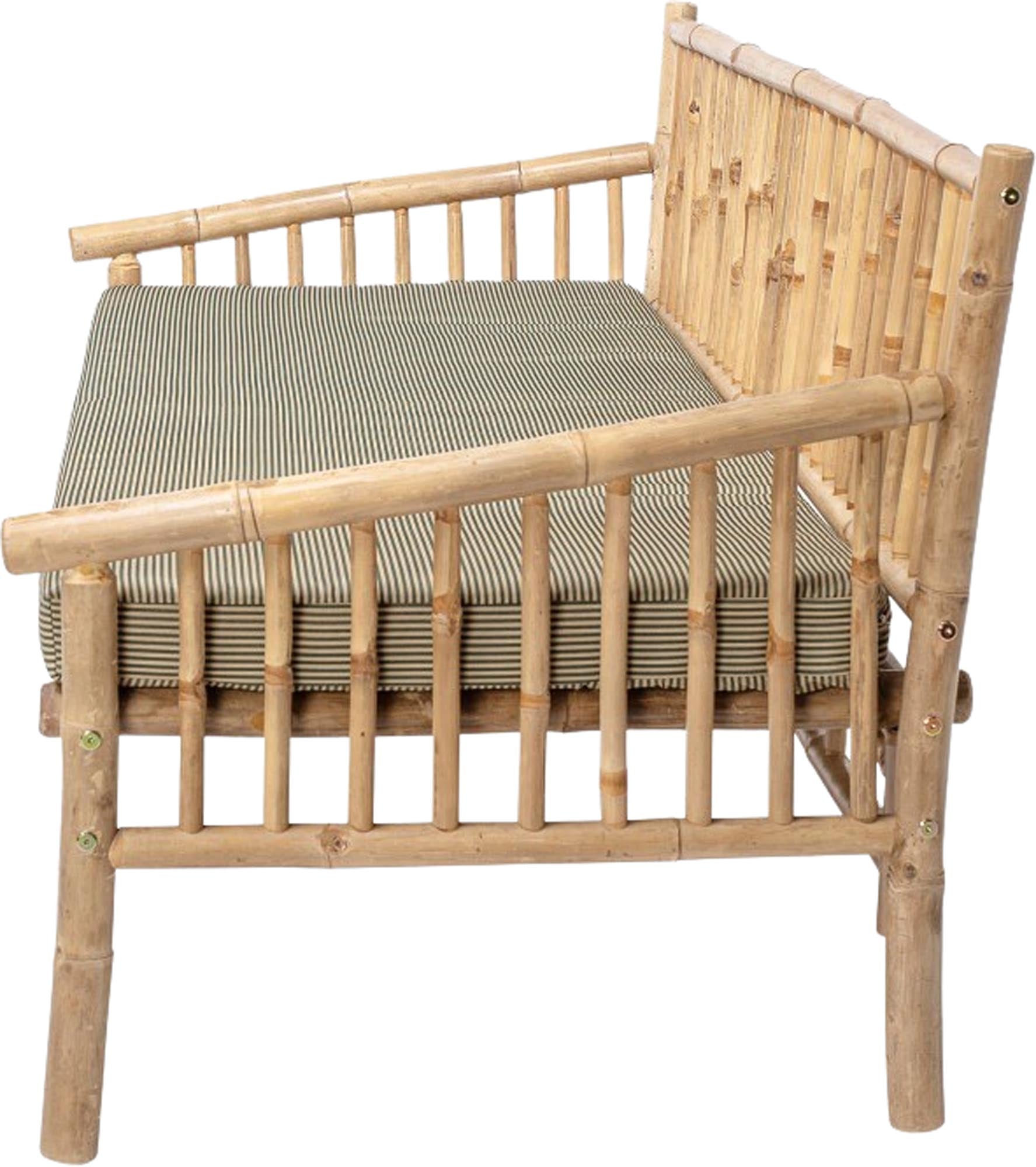 Das Sole Sofa von Bloomingville aus Bambus vereint skandinavische Ästhetik mit natürlichem Charme für ein stilvolles Zuhause.