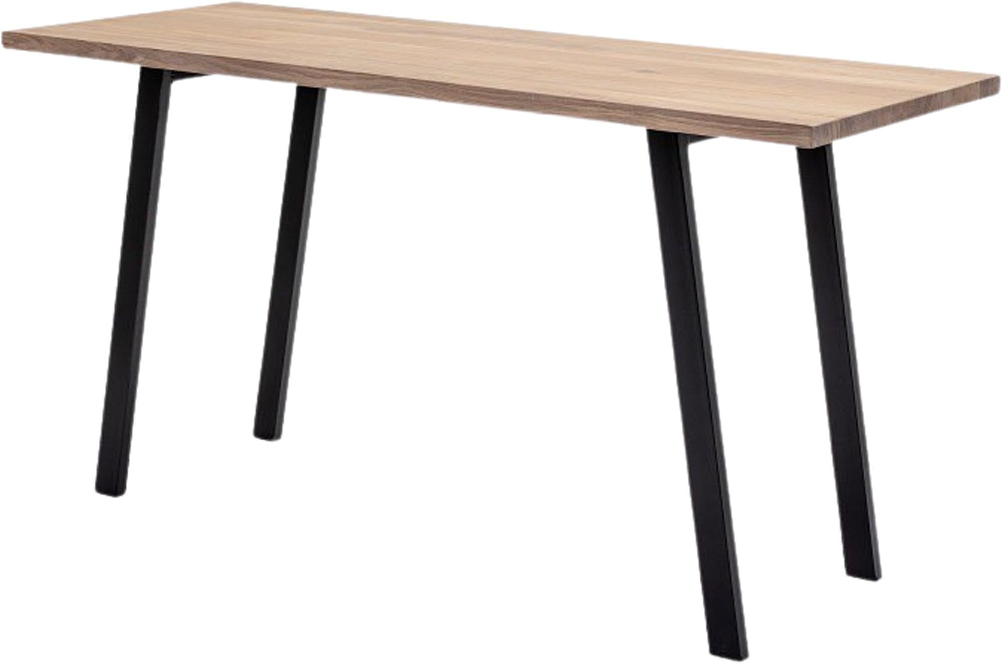 Eleganter Schreibtisch aus FSC®-zertifizierter Eiche, ideal für moderne Arbeitsräume. Natürliches Design von Bloomingville.