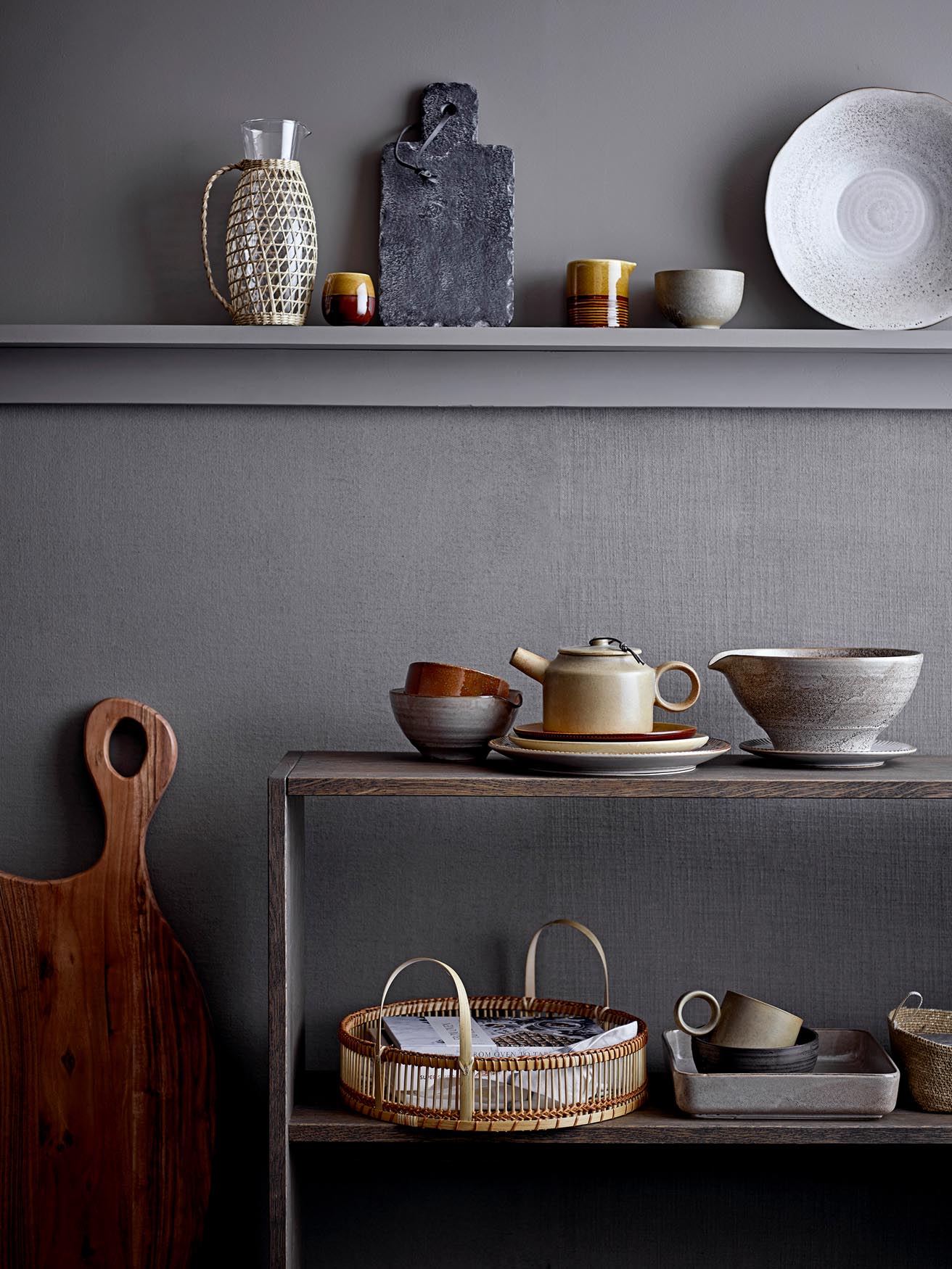 Elegantes Salle Tray aus Bambus von Bloomingville – ideal zum Servieren und Dekorieren, vereint Funktionalität mit natürlicher Ästhetik.