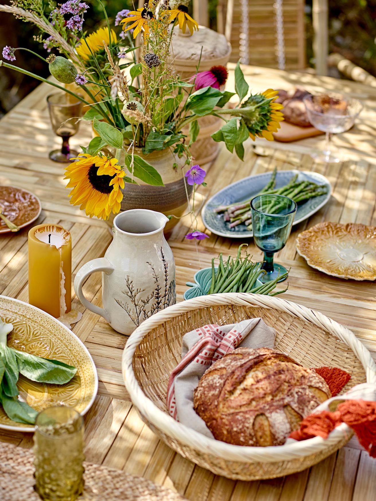 Rustikaler Bea Krug aus Steingut, ideal für natürliche Tischdeko.