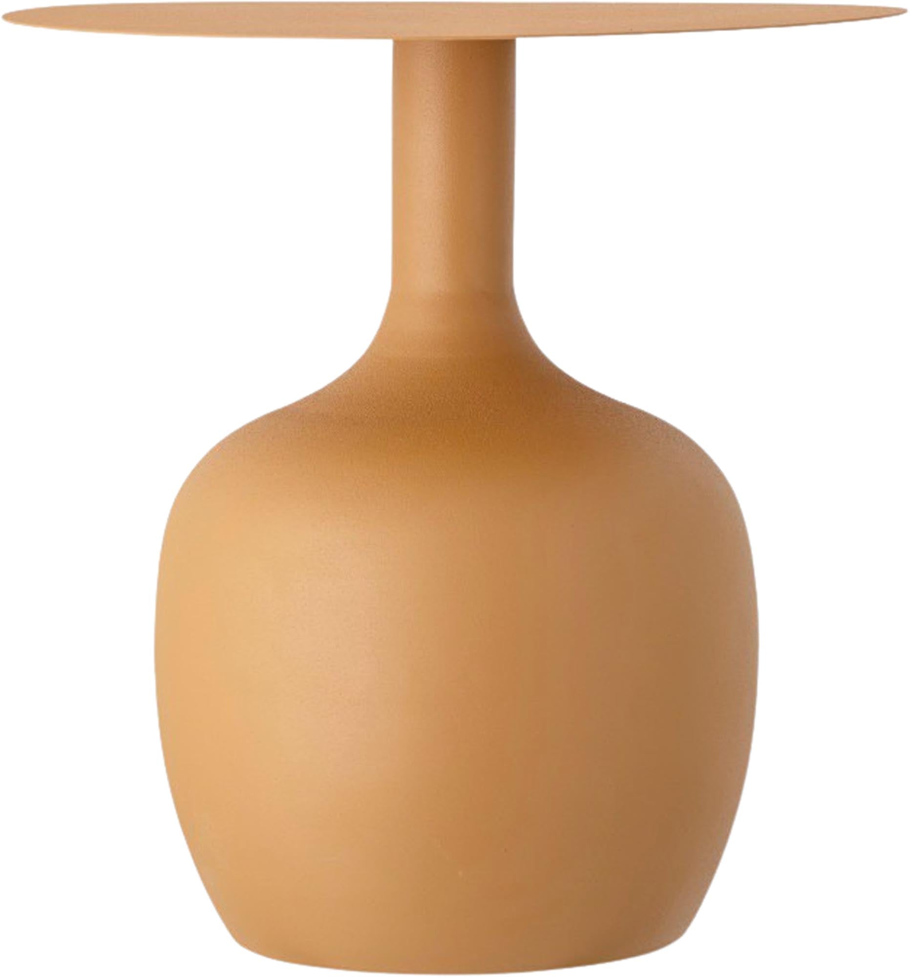 Moderner Ayah Beistelltisch aus gelbem Metall von Bloomingville, ideal für stilvolle Akzente in jedem Raum.