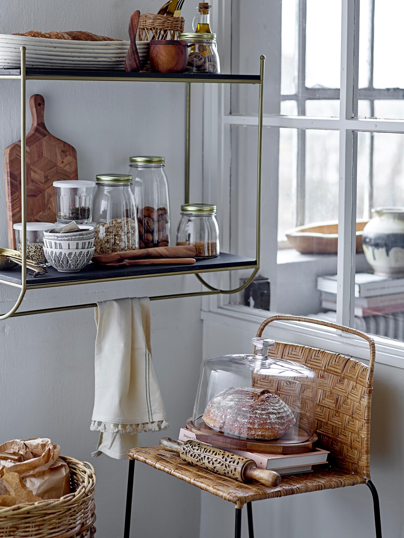 Eleganter Barstuhl aus natürlichem Rattan, Gunnel von Bloomingville, ideal für stilvolle und gemütliche Wohnräume.