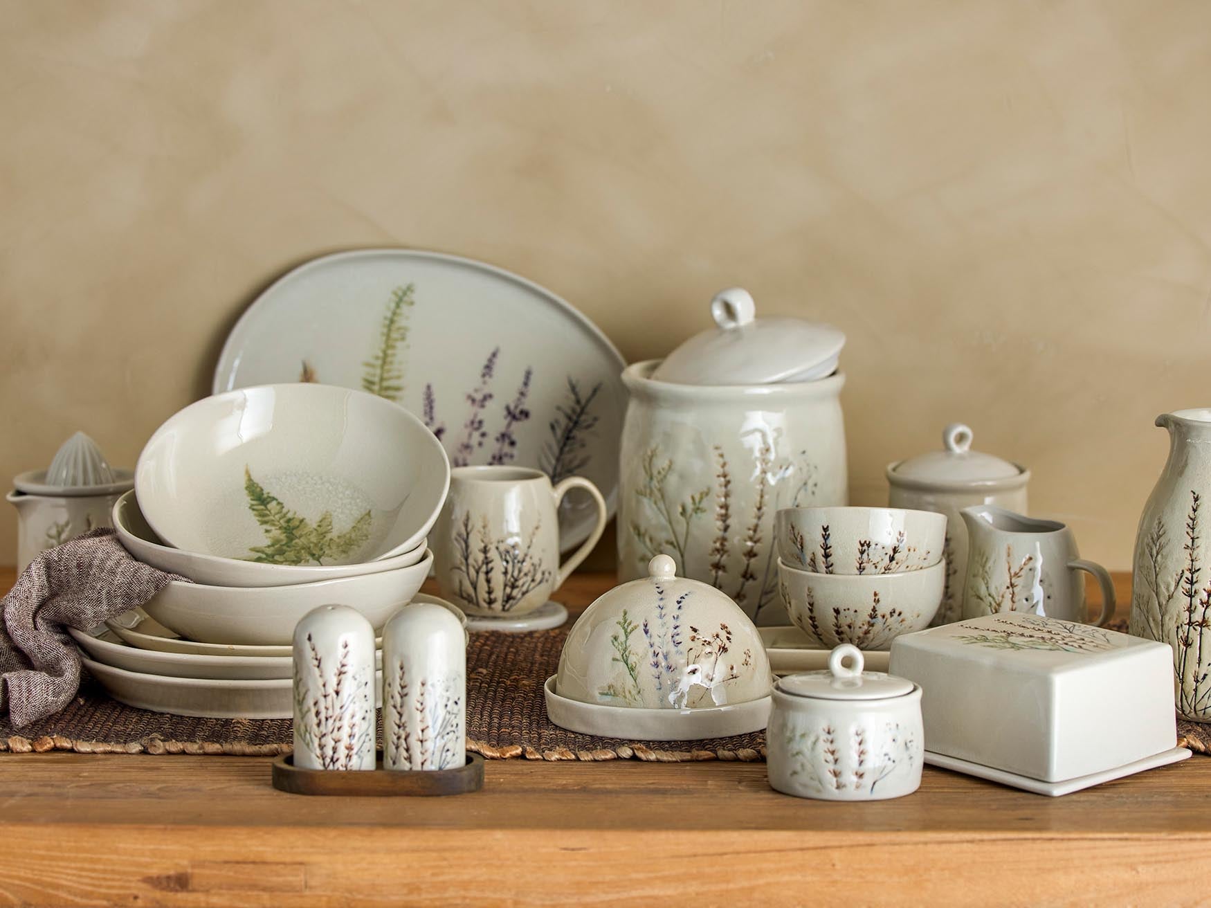 Bea Schale von Bloomingville: Natürliche Eleganz aus Steingut.