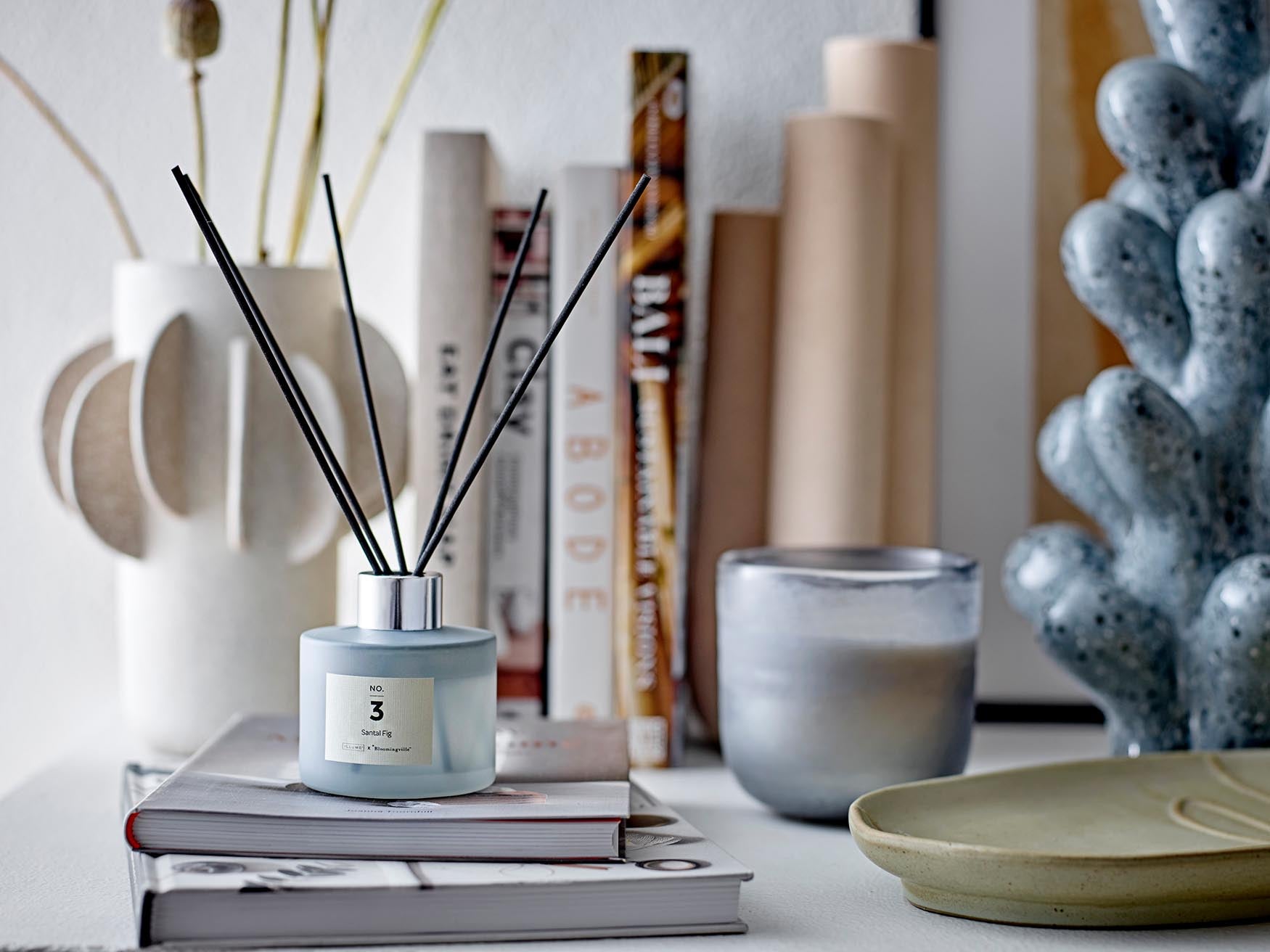 Innes Vase Blau: Stilvolles Steingut-Design von Bloomingville.