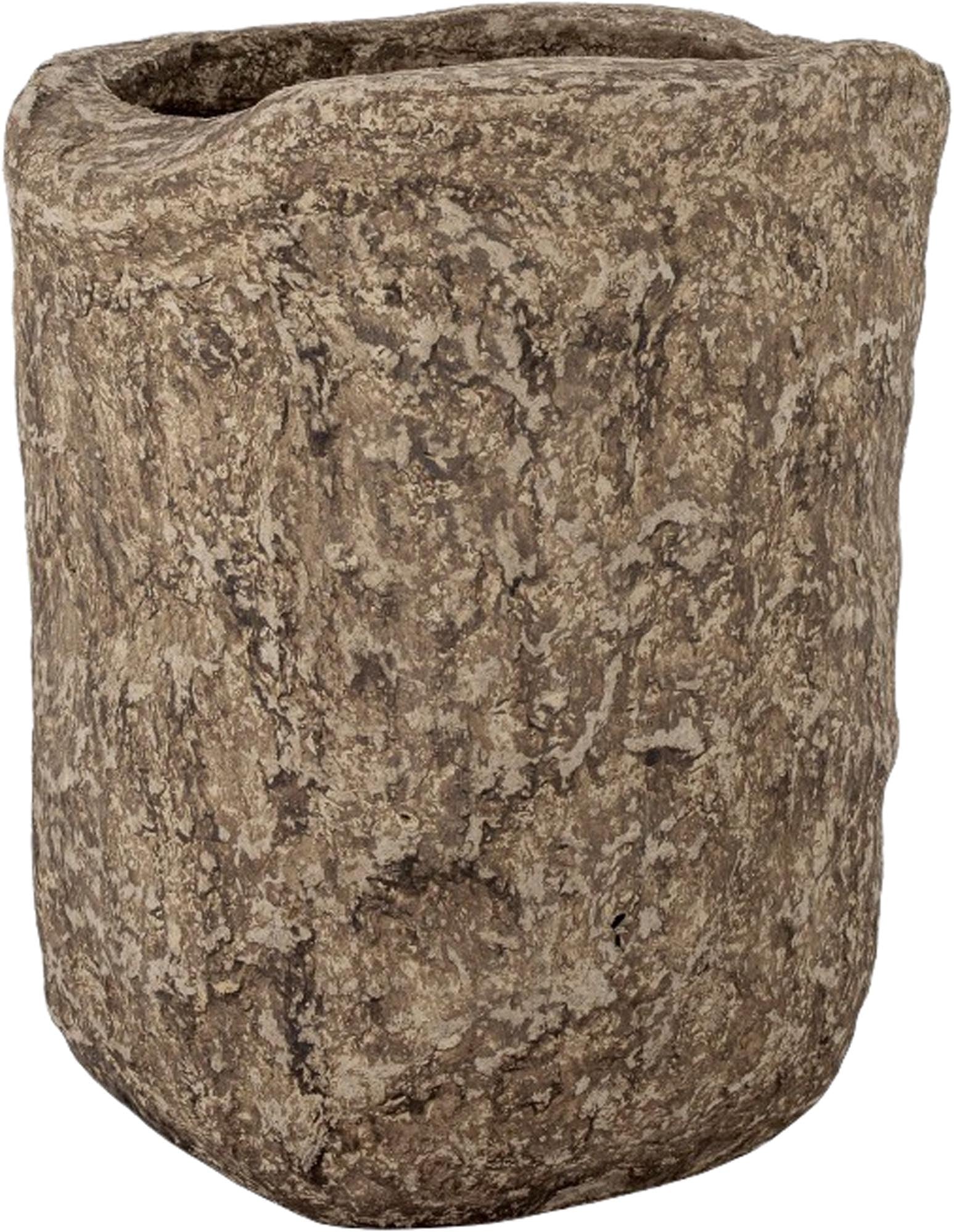 Die Janay Vase aus braunem Papiermaché von Bloomingville besticht durch ihr minimalistisches Design und nachhaltige Materialwahl.