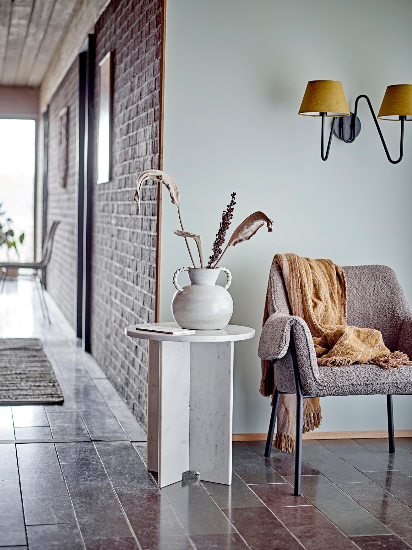 Stilvoller Jasmia Beistelltisch in Weiss, Marmor, von Bloomingville.