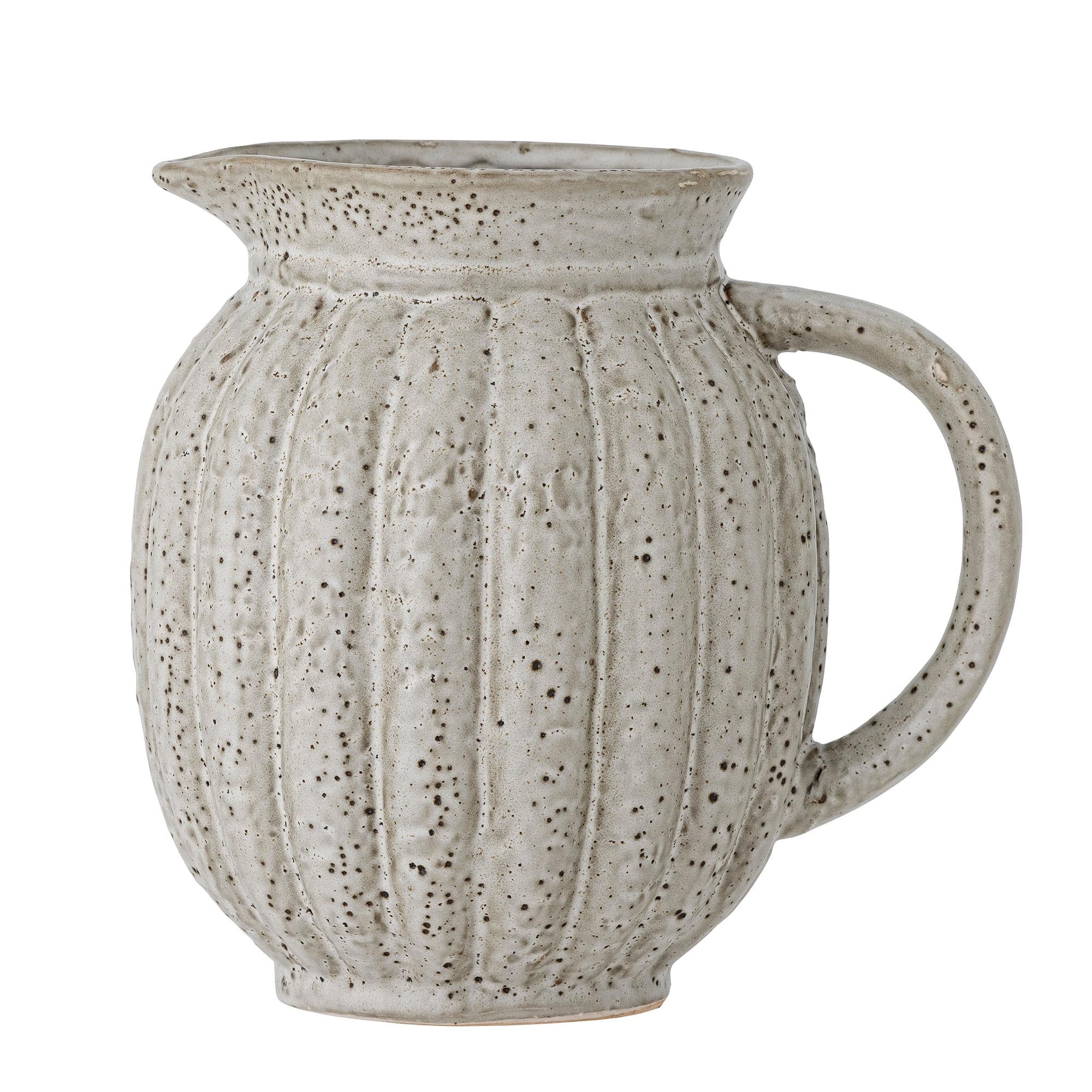 Entdecken Sie die elegante Kanne Ingrid von Bloomingville aus grauem Steingut. Robust, hitzebeständig und perfekt für jeden Tisch. Ideal für Tee und Kaffee!