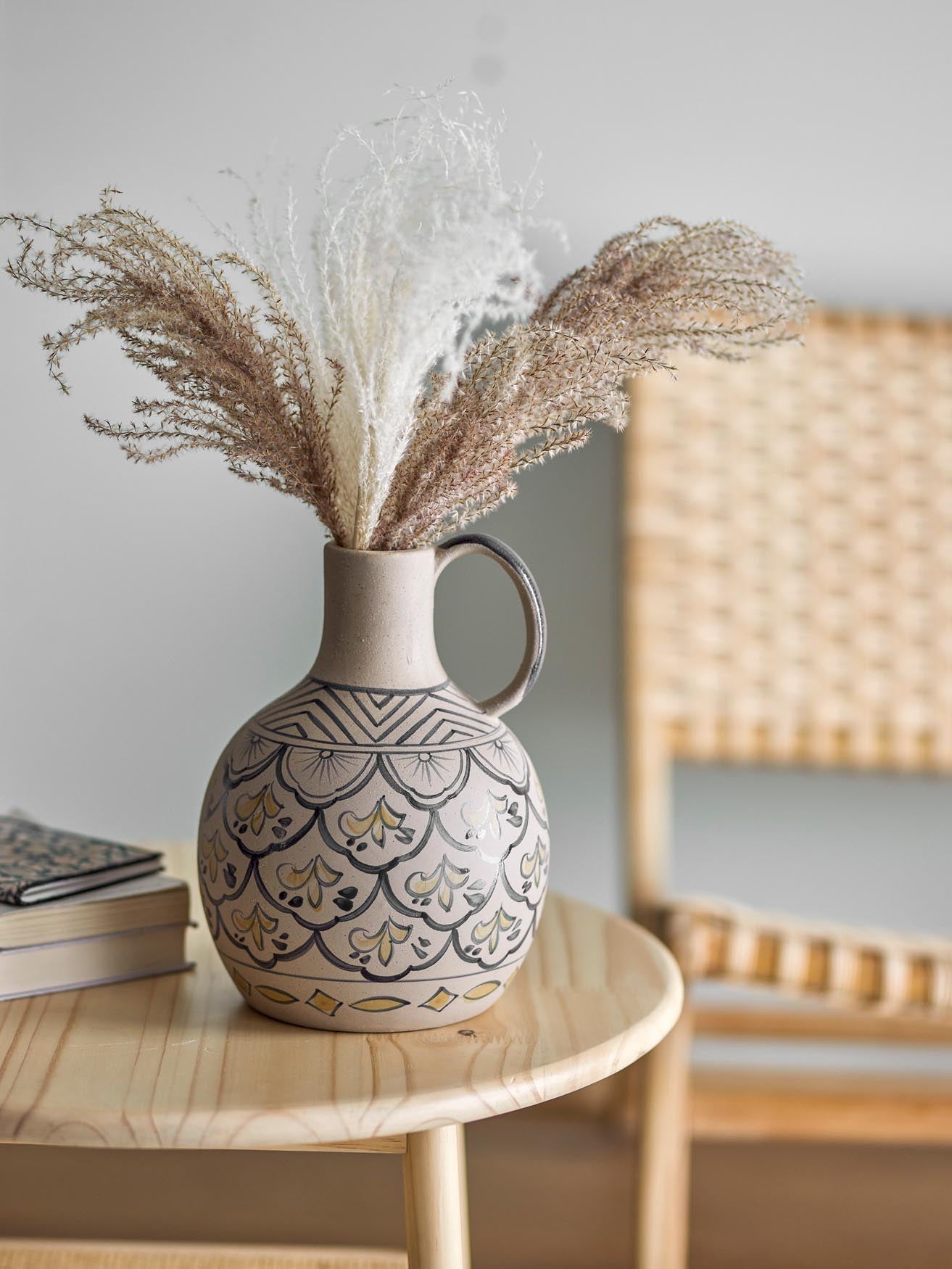 Elegante Nadya Vase in Blau aus Steingut von Bloomingville.