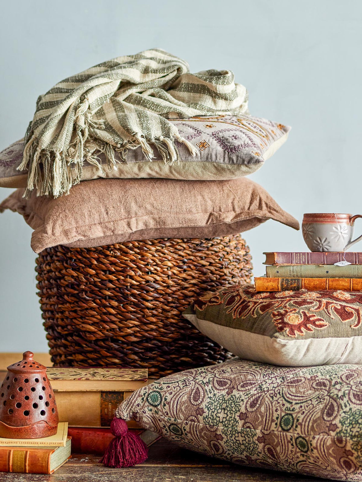 Maisa Kissen, Braun, Baumwolle in Brown präsentiert im Onlineshop von KAQTU Design AG. Deko Kissen ist von Creative Collection