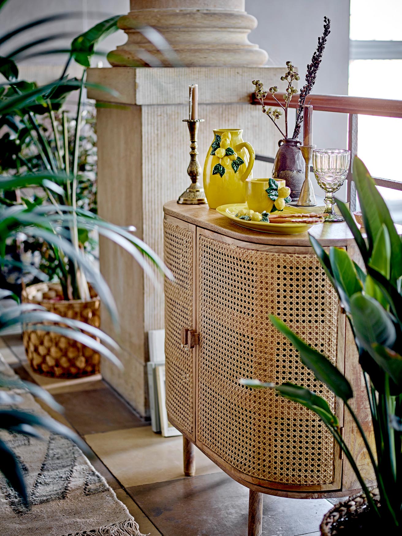 Limone Krug, Gelb, Steingut in Yellow präsentiert im Onlineshop von KAQTU Design AG. Kanne ist von Creative Collection