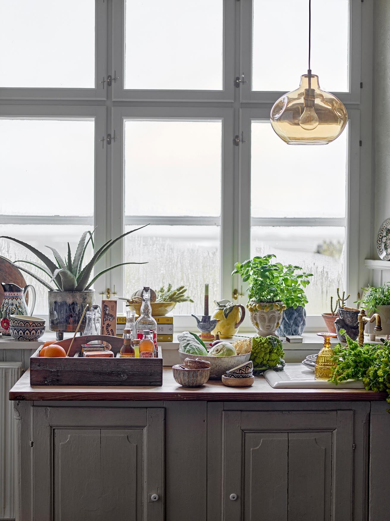 Erleben Sie das Feyza Weinglas in strahlendem Gelb von Creative Collection – ein stilvolles Accessoire für unvergessliche Momente und festliche Anlässe.