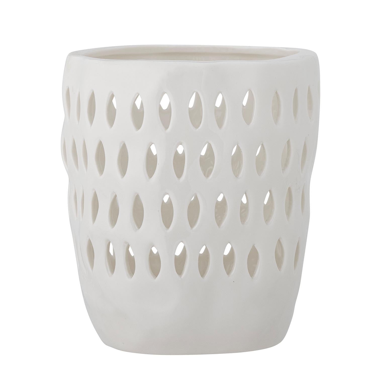 Eleganter Matil Teelichthalter aus weissem Steingut von Bloomingville, ideal für festliche Anlässe und gemütliche Abende.