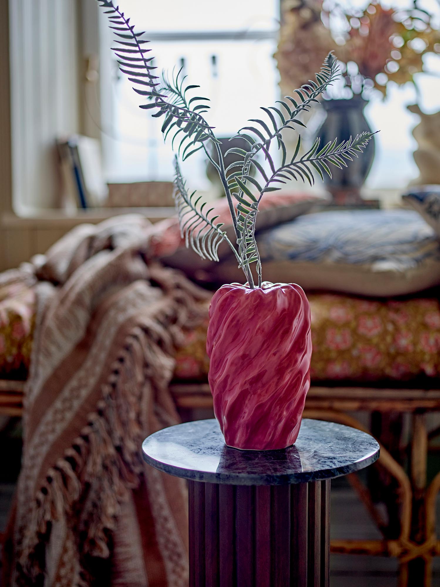 Rowena Vase, Rose, Steingut in Rose präsentiert im Onlineshop von KAQTU Design AG. Vase ist von Bloomingville