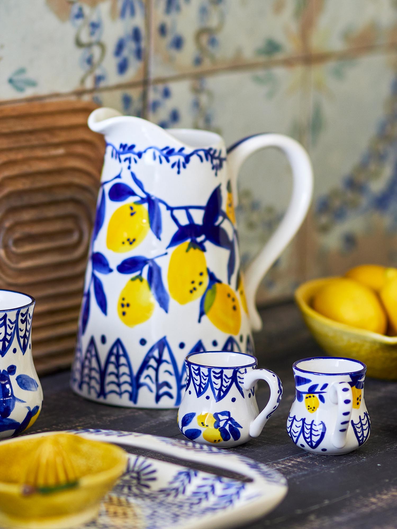 Die Maxima Espressotasse in Blau aus Steingut von Creative Collection vereint Stil und Funktionalität für Kaffeegenuss.