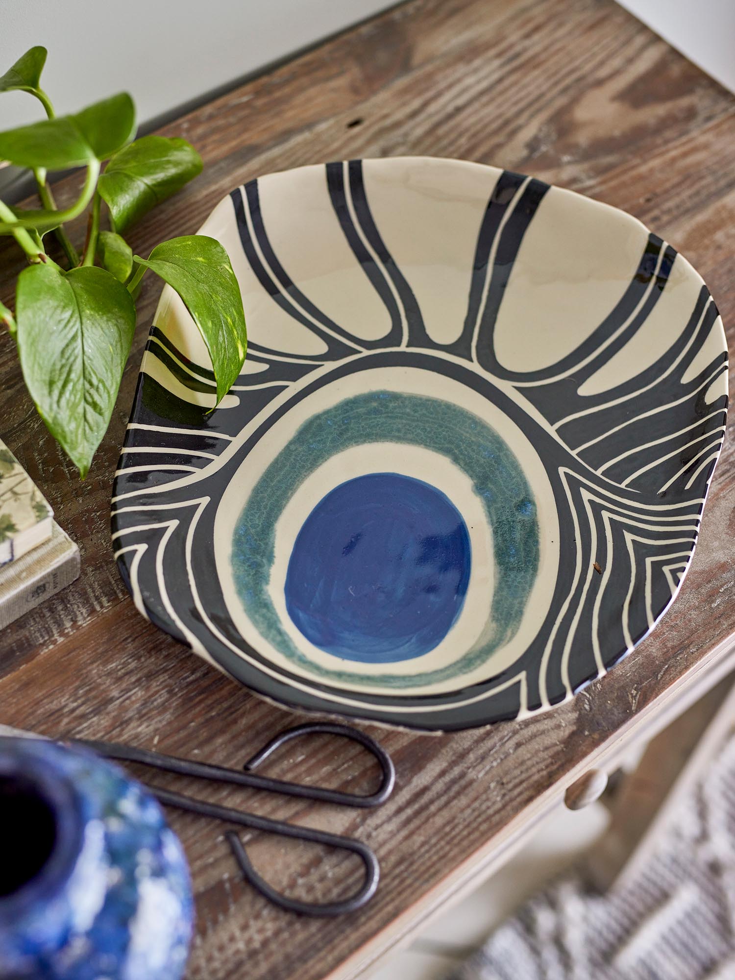 Stilvolles Yamato Tablett aus blauem Steingut von Creative Collection, perfekt für Dekoration und Präsentation.