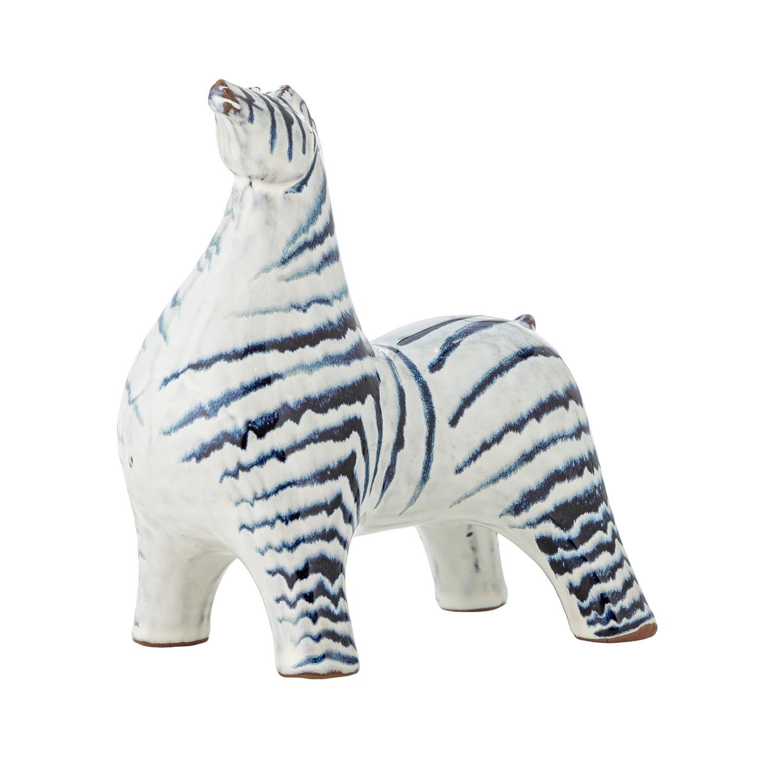 Die Zayn Deko von Bloomingville aus blauem Steingut verleiht Ihrem Zuhause eine moderne und elegante Atmosphäre.